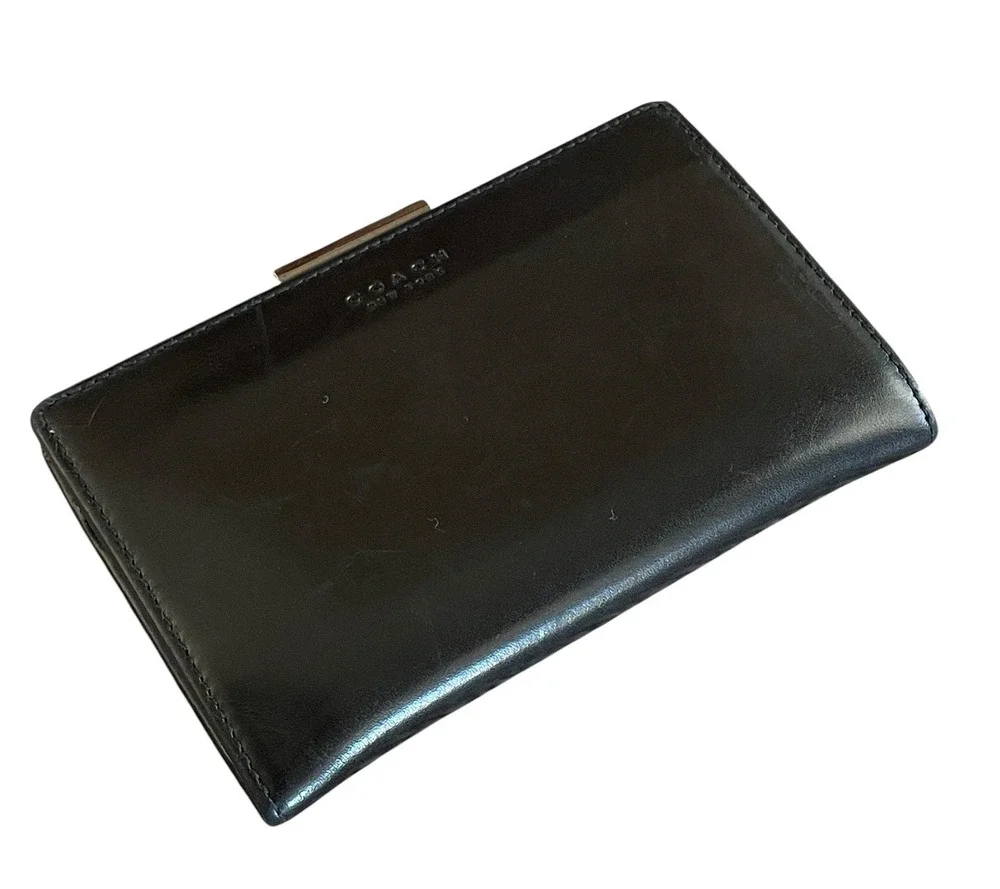 COACH Small Black Smooth Leather Silver Tone Kiss Lock Accordian-Style Wallet
